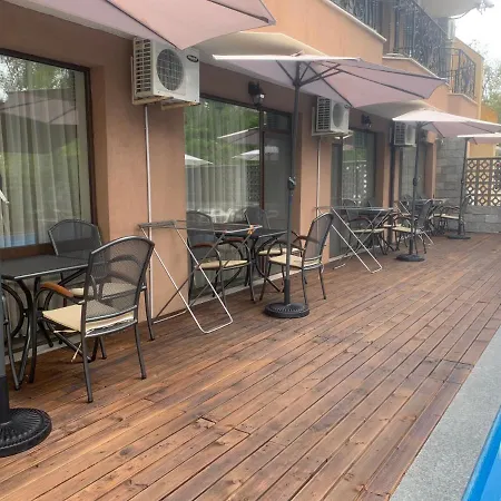 Park And Pool نيسيبار